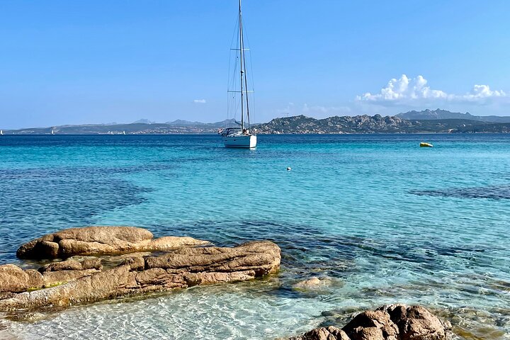 Sailing boat tour in the Maddalena Archipelago