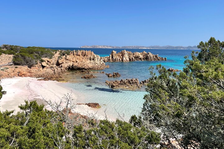 Sailing boat tour in the Maddalena Archipelago