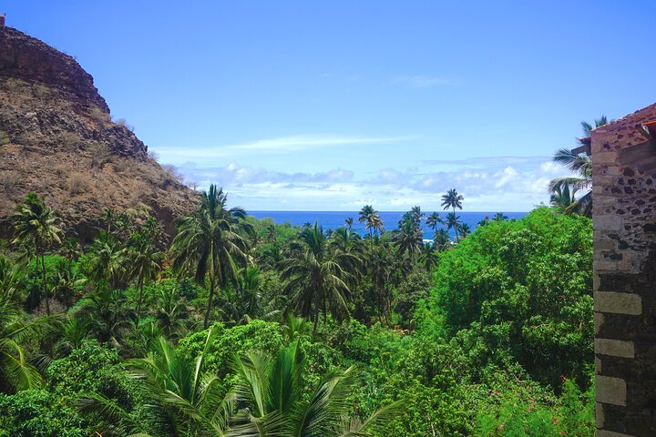 Santiago Island: 4-Hour Calabaceira Valley Hike & Guided Tour to Cidade Velha