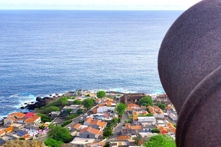 Santiago Island: 4-Hour Calabaceira Valley Hike & Guided Tour to Cidade Velha