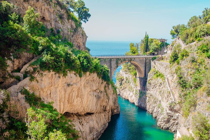 Amalfi Coast & Positano: Boat Tour with Snorkeling & Drinks