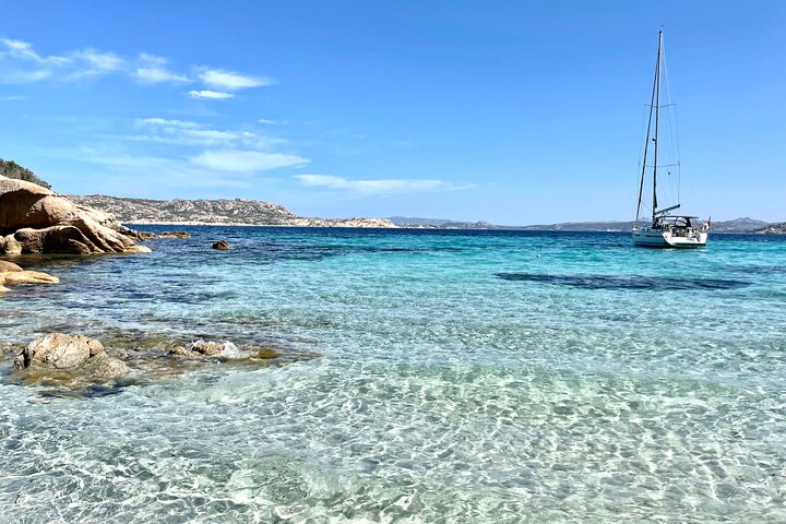 Sailing boat tour in the Maddalena Archipelago