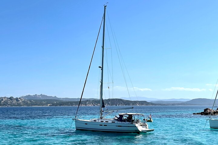 Sailing boat tour in the Maddalena Archipelago