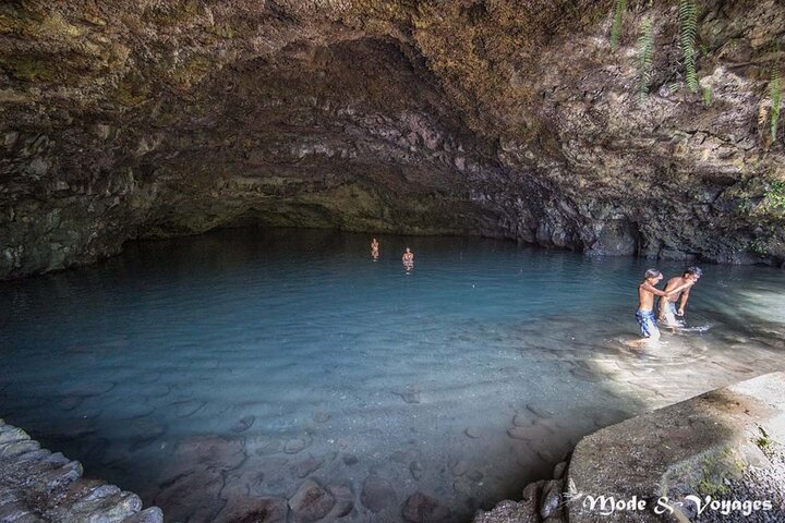 5 Hours Tahiti Island Tour - West and East Coast
