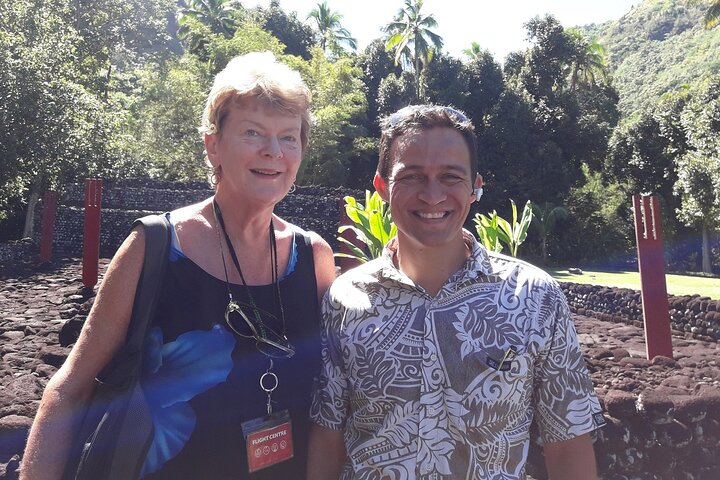 5 Hours Tahiti Island Tour - West and East Coast
