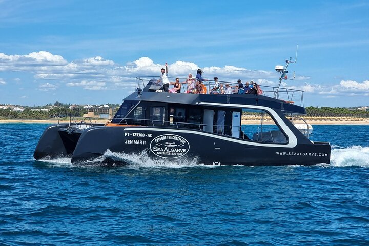 Tour to Benagil Caves and Coastline in Albufeira