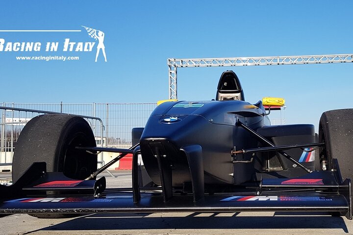 Racing Experience-Formula Racing Course and laps on Ferrari near Milan