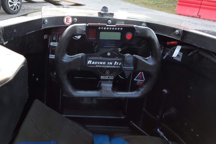 Racing Experience-Formula Racing Course and laps on Ferrari near Milan