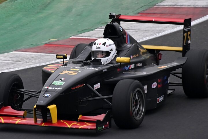 Racing Experience-Formula Racing Course and laps on Ferrari near Milan