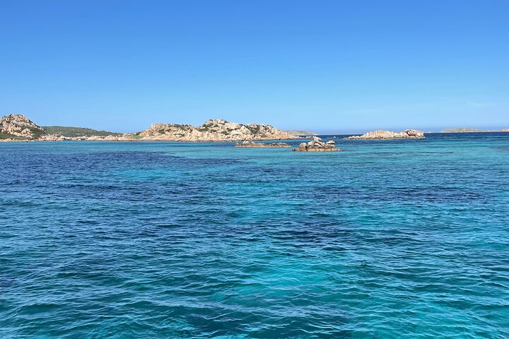 Sailing boat tour in the Maddalena Archipelago