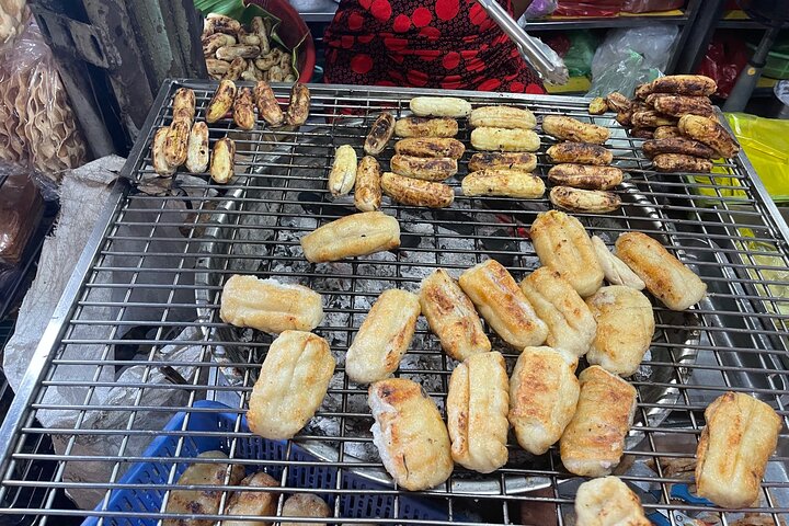 Ho Chi Minh City: Motorbike Street Food Tour with 12 Tastings