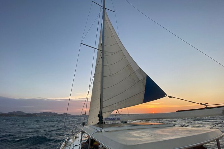 Sailing to Tayrona with Luis and his team: Unique!