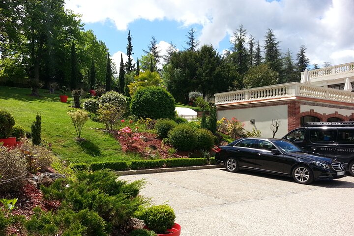 Luxury Champagne Tour(All Included): 2 Famous Houses & Restaurant