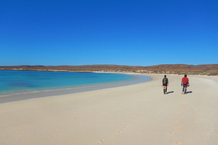 Cape Range National Park Full-Day Trekking Adventure