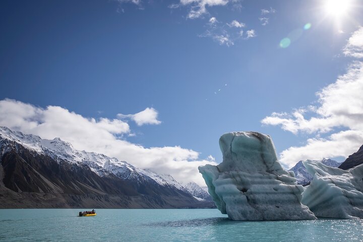 Mount Cook, Lake Tekapo and Tasman Glacier Tour from Christchurch