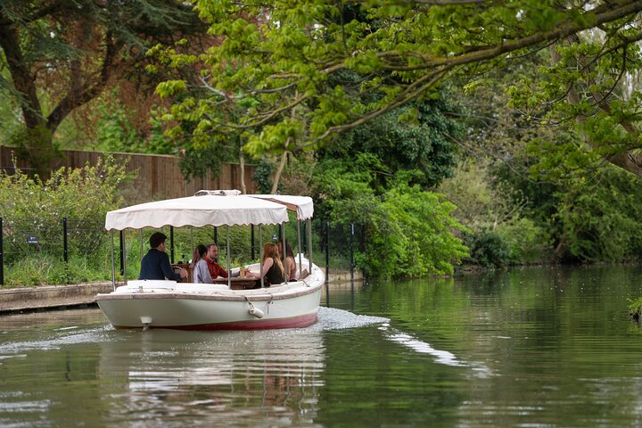 Oxford Sightseeing River Cruise Along The University Regatta Course