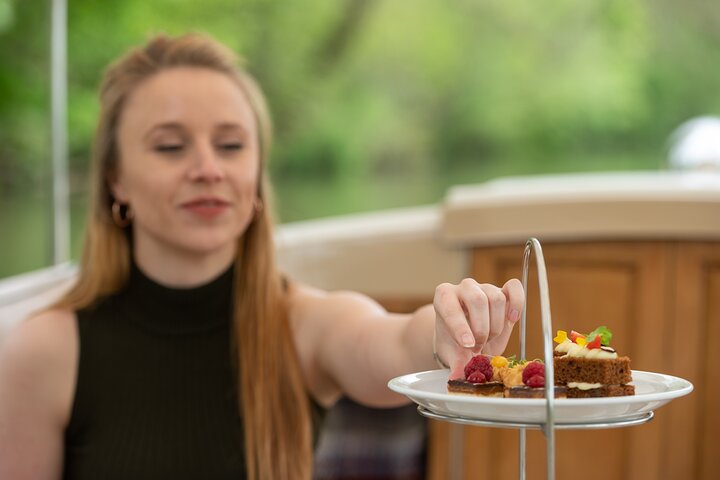 Afternoon Tea Sightseeing River Cruise in Oxford