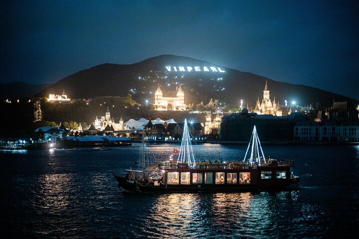 Nha Trang Sunset Cocktails and Dinner Cruise
