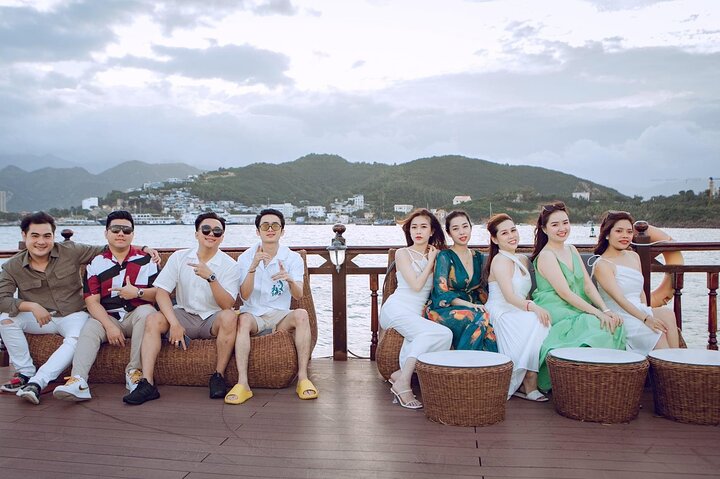 Nha Trang Sunset Cocktails and Dinner Cruise
