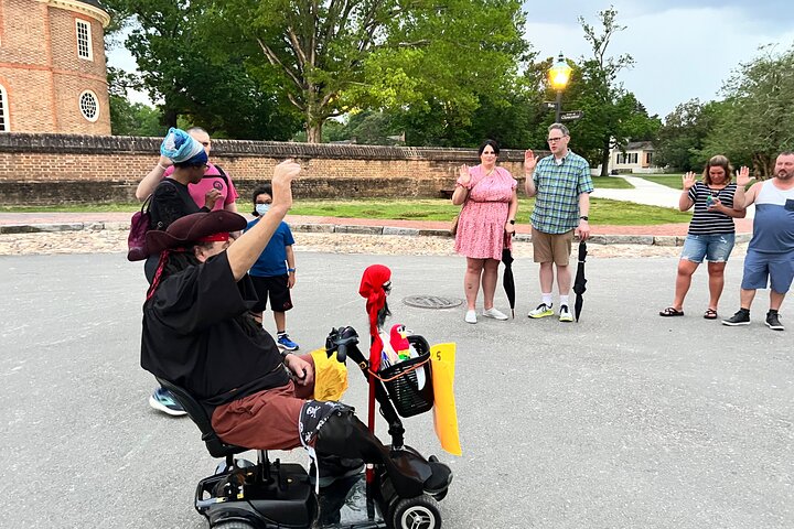 Williamsburg Ghosts, Witches and Pirates Tour