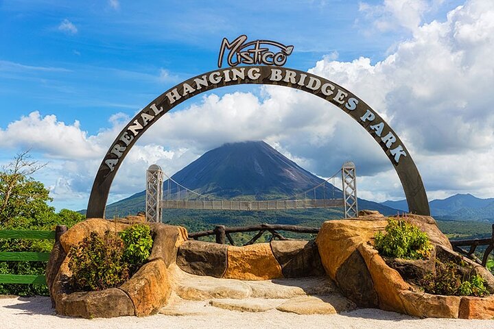 All Day Family Tour: Arenal Excursion with Hot Springs (PRIVATE)