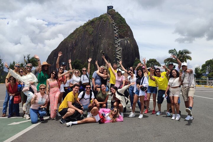Guatapé Tour: Piedra del Peñol with Boat Tour, Breakfast, Lunch