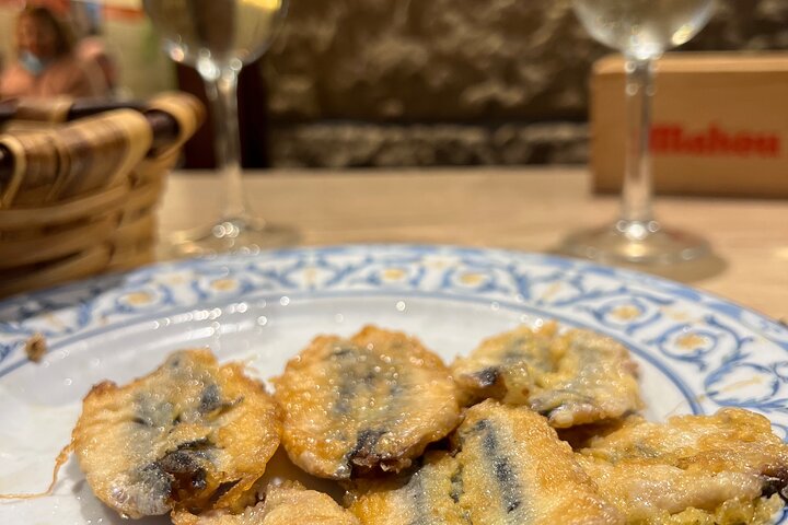 San Sebastian Premium Pintxo Food, Wine & Market Foodie Tour