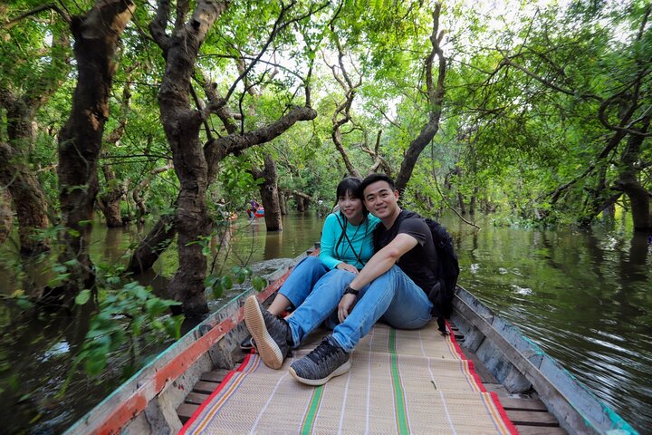 Kulen Mountain with Beng Mealea and Tonle Sap Small Group Tour