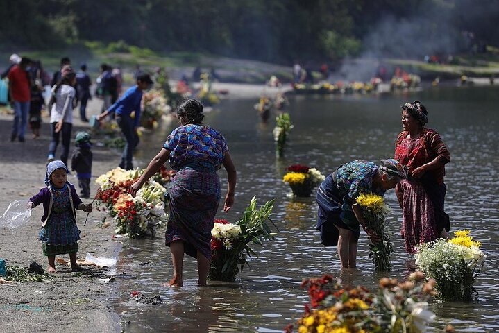 Private Hike to a Sacred Lagoon on a Crater Volcano - Full-Day Tour from Xela