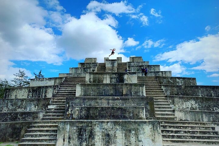 Tour to Zaculeu, an Ancient Mayan Kingdom + The Viewpoint of Dieguez Olaverri