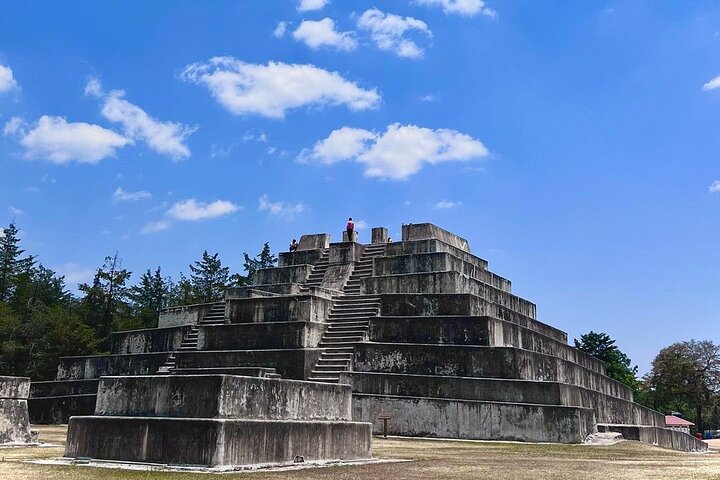 Tour to Zaculeu, an Ancient Mayan Kingdom + The Viewpoint of Dieguez Olaverri