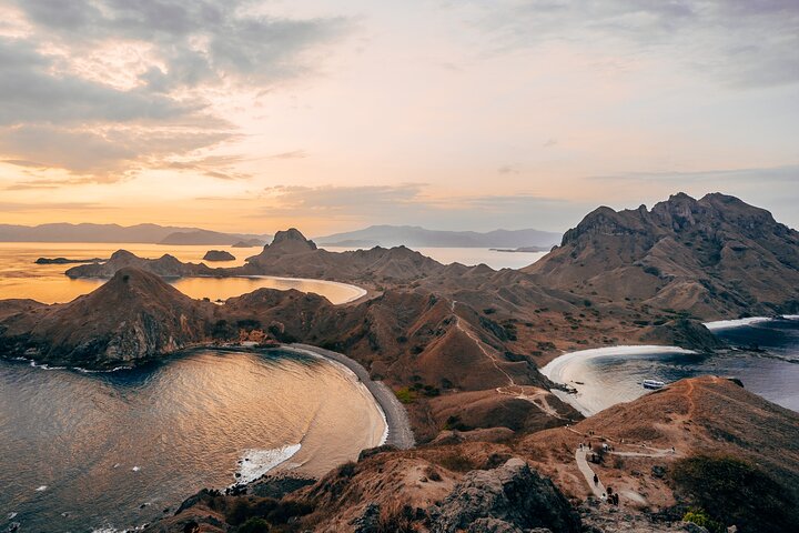 Full-Day Adventure Tour to komodo Island with join Speed Boat tur