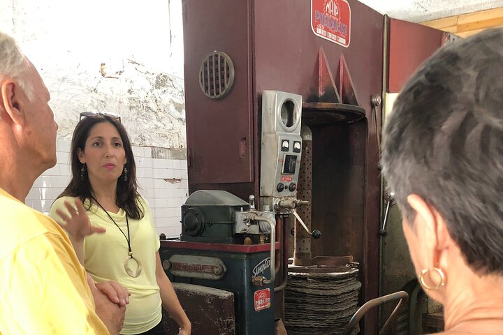 Oil-tasting experience near Cefalu