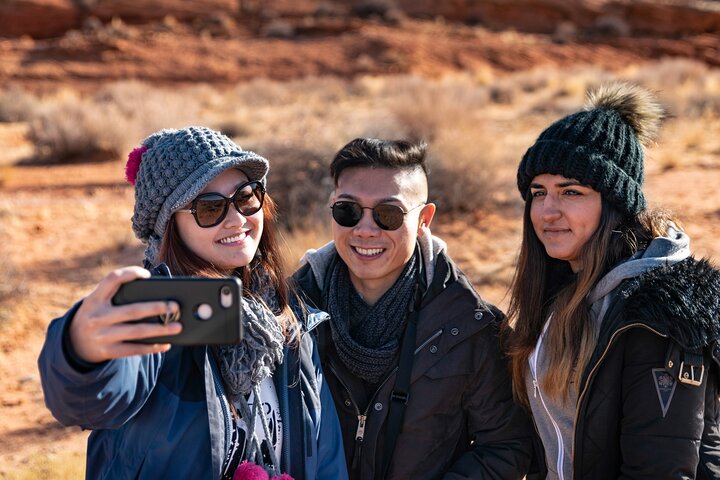 Antelope Canyon and Horseshoe Bend Day Tour from Flagstaff