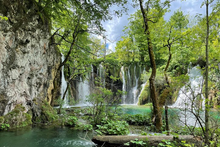 Plitvice Lakes with Ticket & Rastoke Guided Tour from Zagreb