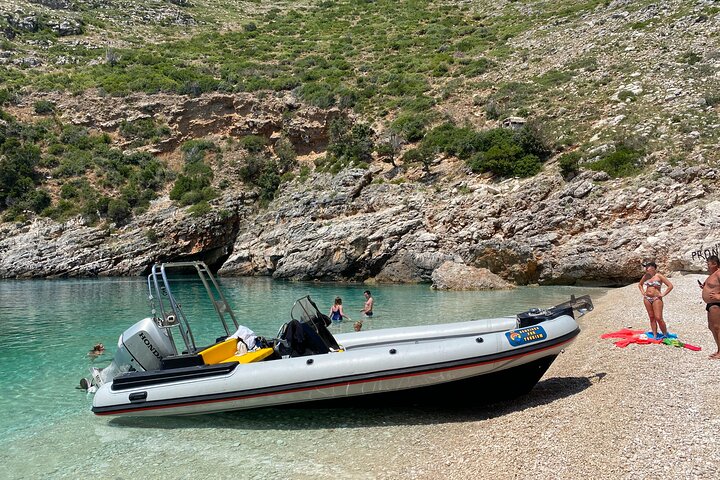 Speed Boat Tour to National Park and Grama Bay