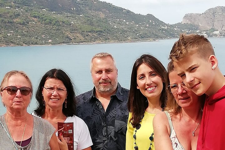 Oil-tasting experience near Cefalu
