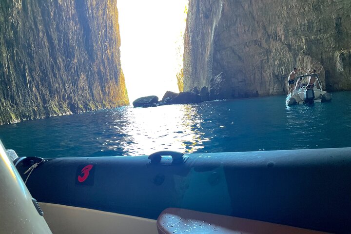 Speed Boat Tour to National Park and Grama Bay