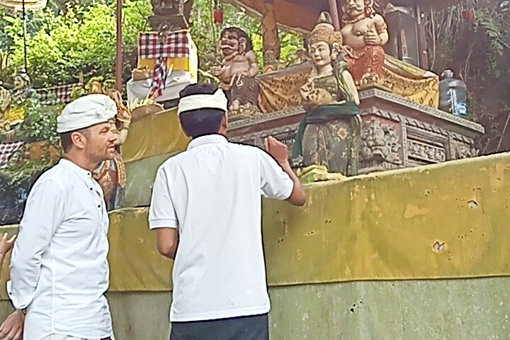 natural holy waterfalls healing tour.