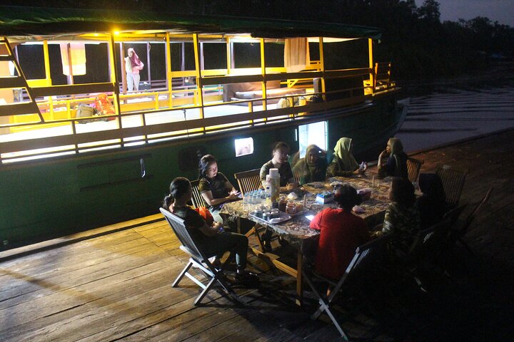 Orangutan Safari Kelotok Houseboat 3 Days 2 Nights Private