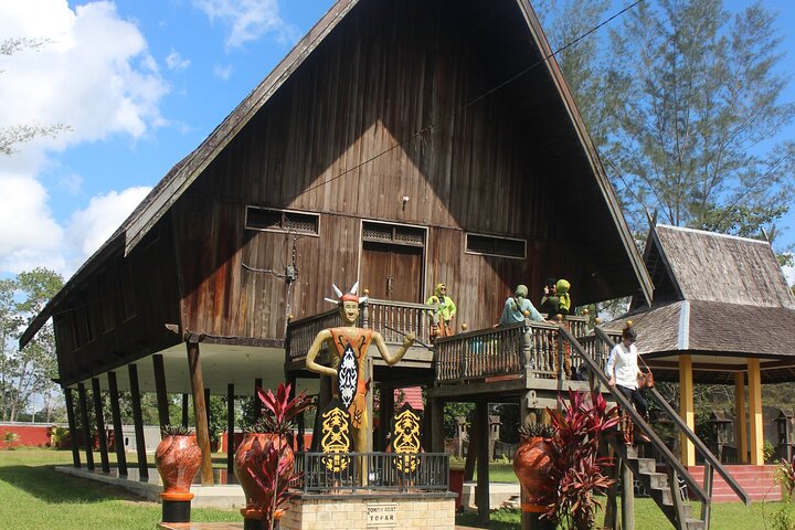 Orangutan Safari Kelotok Houseboat 3 Days 2 Nights Private