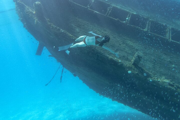 Maafushi: Ship wreck & Nurse shark snorkeling with Dolphin watching