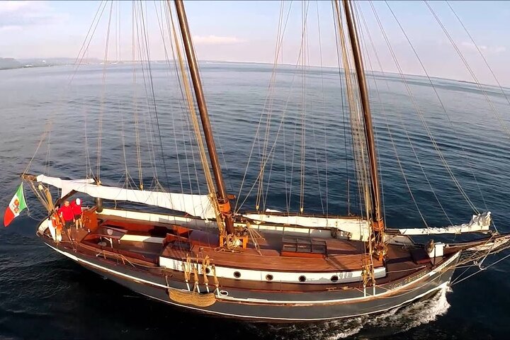 Malcesine: Sunset Romantic Cruise