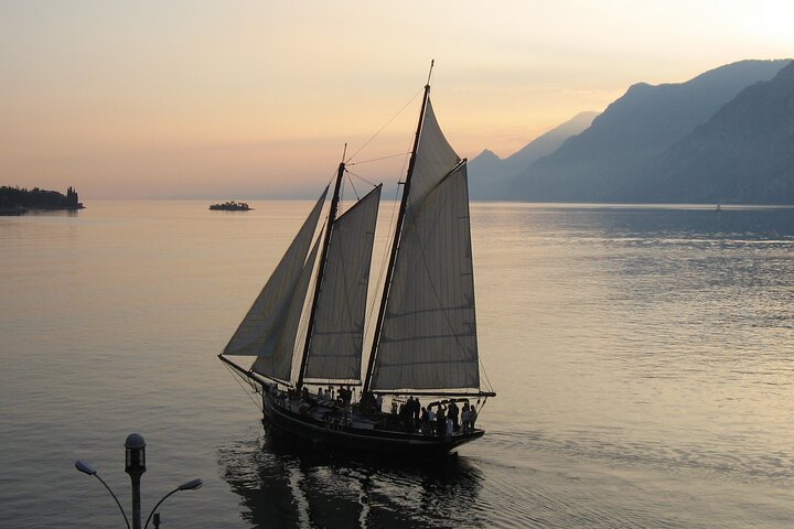 Malcesine: Sunset Romantic Cruise