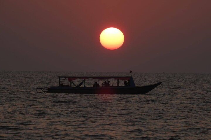 Kompong Phluk Floating Village Half-Day Tour ( Morning / Sunset )