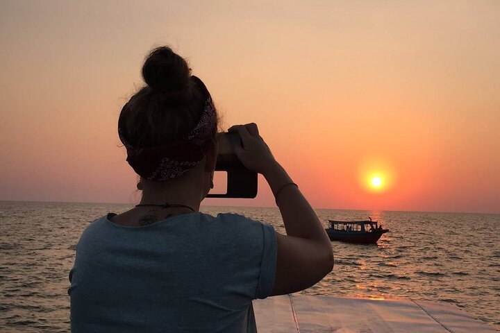 Kompong Phluk Floating Village Half-Day Tour ( Morning / Sunset )