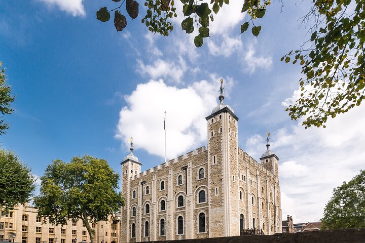 Tower of London and Crown Jewels Exhibition Day Ticket