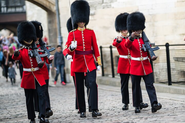 Tower of London and Crown Jewels Exhibition Day Ticket