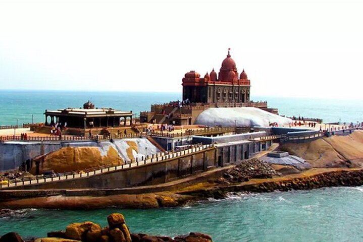 Day trip to Kanyakumari beach and Padmanabhapuram palace
