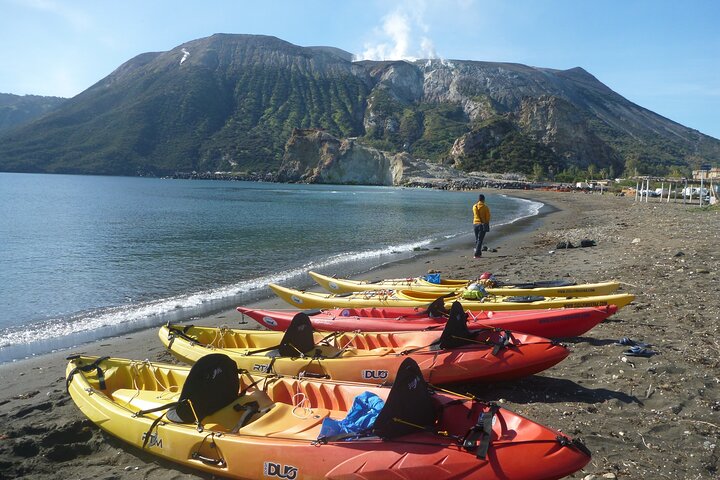 Private Tour explore Vulcano Island by Kayak & Coasteering